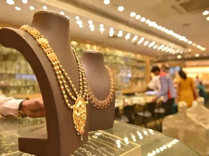 दिल्ली-यूपी में आज सोना-चांदी महंगा हुआ या सस्ता, यहां एक क्लिक में चेक करें ताजा रेट