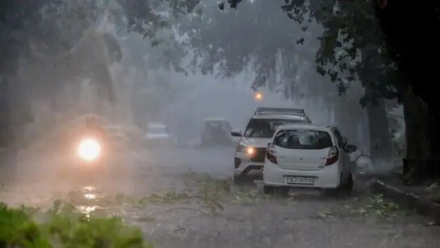 दिल्ली, हरियाणा और राजस्थान समेत इन राज्यों में शाम तक बारिश की उम्मीद, गर्मी से मिलेगी राहत