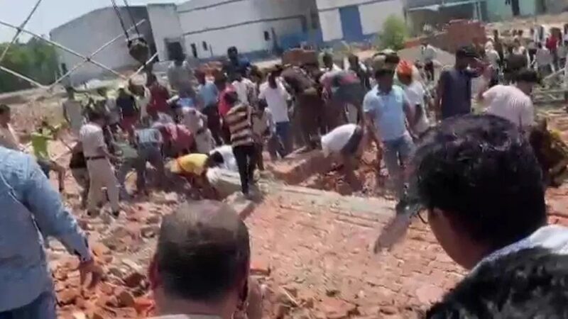 दिल्ली के अलीपुर में बड़ा हादसा, दीवार गिरने से 4 मजदूरों की मौत, कई अब भी फंसे