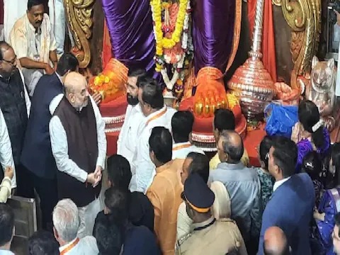 गृहमंत्री अमित शाह महाराष्ट्र सीएम एकनाथ शिंदे के घर गणेश पूजा में हुए शामिल