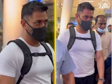 सफेद टी शर्ट… ब्लैक मास्क में महेंद्र सिंह धोनी एयरपोर्ट पर नए लुक में नजर आए