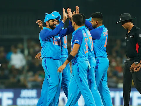 भारत-न्यूजीलैंड मैच पर बारिश का साया, टॉस में हो सकती है देरी