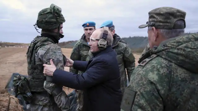 यूक्रेन में कब किया जाए परमाणु हथियारों का इस्तेमाल, रूसी सेना के अधिकारी कर रहे चर्चा