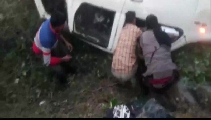 Lakhimpur Kheri:  खाई में गिरी कार, 5 लोगों की हुई दर्दनाक मौत से मचा कोहराम