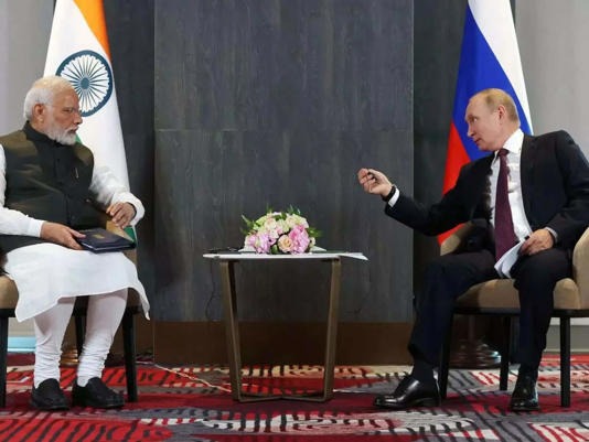 प्रतिबंधों से बेहाल रूस ने दोस्‍त भारत से मांगी मदद ,भेजी500 से ज्‍यादा प्रोडक्टस की लिस्ट