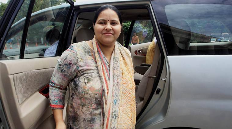 Land for Job Scam: राबड़ी देवी के बाद अब लालू की बेटी मीसा भारती से पूछताछ करने पहुंची CBI