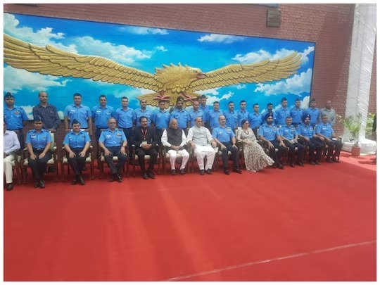 रक्षा मंत्री राजनाथ सिंह ने चंडीगढ़ में वायु सेना विरासत केंद्र का उद्घाटन किया