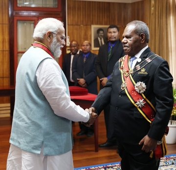 पीएम मोदी को मिला फिजी का सर्वोच्च सम्मान, Fiji के PM ने किया सम्मानित
