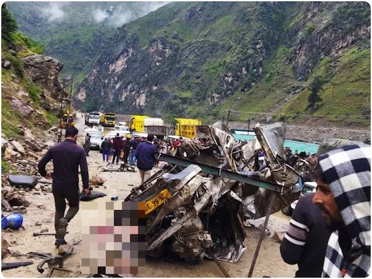 खाई में गिरी गाड़ी, जम्मू कश्मीर के किश्तवाड़ में दर्दनाक हादसा,7 की मौत