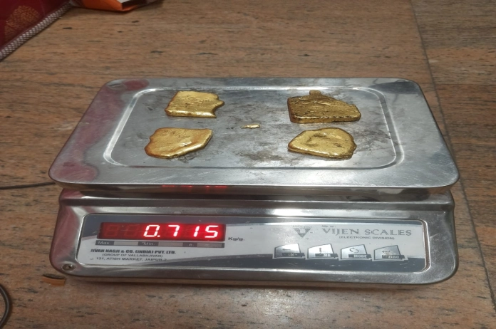 जयपुर इंटरनेशनल एयरपोर्ट पर कस्टम ने बरामद किया 715 ग्राम गोल्ड ,यात्री ने रेक्टम में छिपा रखा था सोना