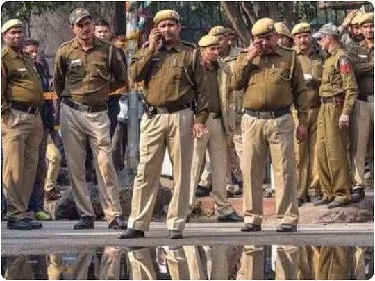 दिल्ली पुलिस की 100 से ज्यादा ठिकानों पर छापेमारी,पुलिस की ड्रग पैडलर्स पर बड़ी कार्रवाई