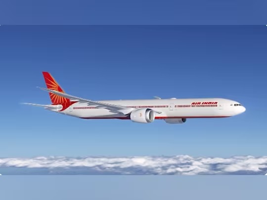 एयर इंडिया प्लेन की जयपुर में इमरजेंसी लैंडिग, 350 यात्री तीन घंटे तक हवाई अड्डे पर ही फंसे रहे      