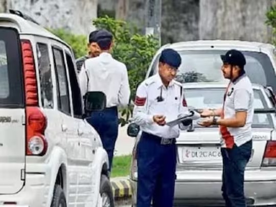 उत्तर प्रदेश : ट्रैफिक नियम तोड़ना कानपुर में पड़ेगा भारी, बीते साल कटे 5.86 लाख ऑनलाइन चालान