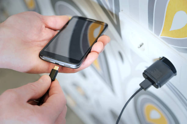 चार्जिंग पर फोन लगाकर न भूलें, ब्लास्ट हो सकती है फोन की बैटरी…