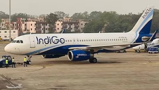 दिल्ली जा रही इंडिगो फ्लाइट का इंजन फेल, पटना एयरपोर्ट पर हुई इमरजेंसी लैंडिंग