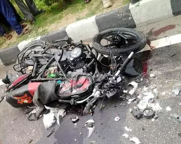Hamirpur Road Accident: अज्ञात वाहन ने बाइक को मारी टक्कर, पती की मौत, पत्नी का इलाज जारी…