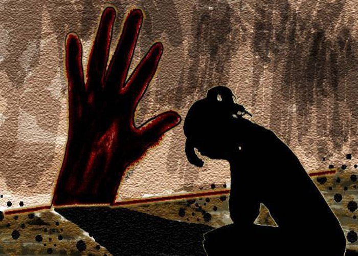 Ghaziabad crime : दो युवकों से परेशान होकर किशोरी ने की थी आत्महत्या, पिता का आरोप पुलिस ने नही की कार्यवाही…