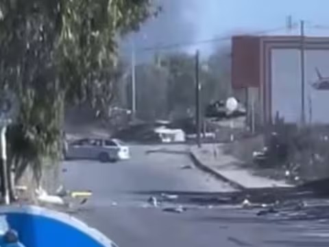 इजरायली टैंक ने कार पर दाग दिया गोला, हो गया कैमरे में रिकॉर्ड