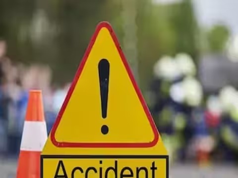 बिहार में दर्दनाक सड़क हादसा, मधेपुरा डीएम की सरकारी गाड़ी का एक्सीडेंट, तीन की मौत