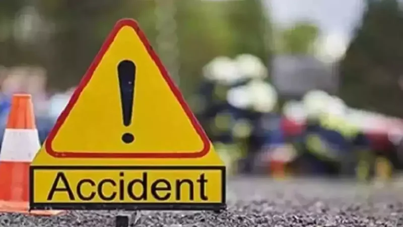 Hamirpur News: अज्ञात वाहन की टक्कर से हुई व्यक्ति की मौत, जांच में जुटी पुलिस…