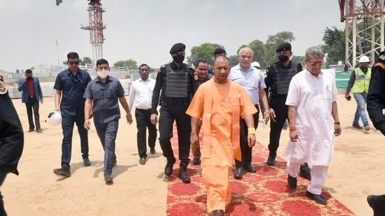 Ayodhya: मुख्यमंत्री योगी आदित्यनाथ पहुंचे अयोध्या ,  प्राण प्रतिष्ठा की तैयारियों का करेंगे निरीक्षण…
