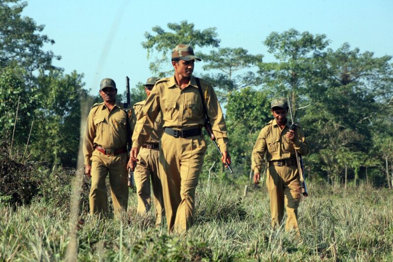 Crackdown Terrorism : राजोरी में वन सुरक्षा को लेकर उठाए बड़े कदम, रक्षकों को भी थमाए हथियार, कर सकेंगे आतंकियों का सफाया…