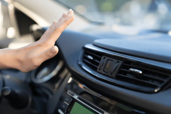 Car Heating: अगर गर्मी में आपकी कार भी हो रही है आपकी तरह गर्म तो करे ये 6 काम!